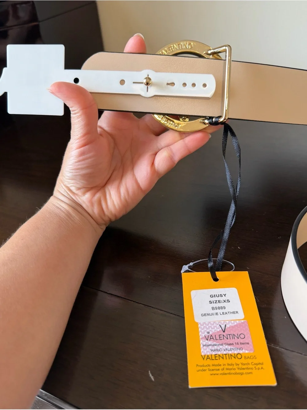 New Valentino Women’s Cream Leather Belt with Gold V Logo Buckle XS